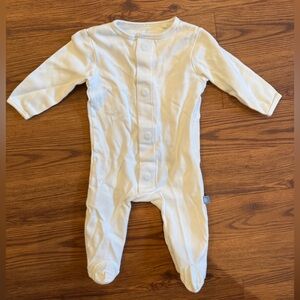 Simply Magnetic Me Off-White Footie